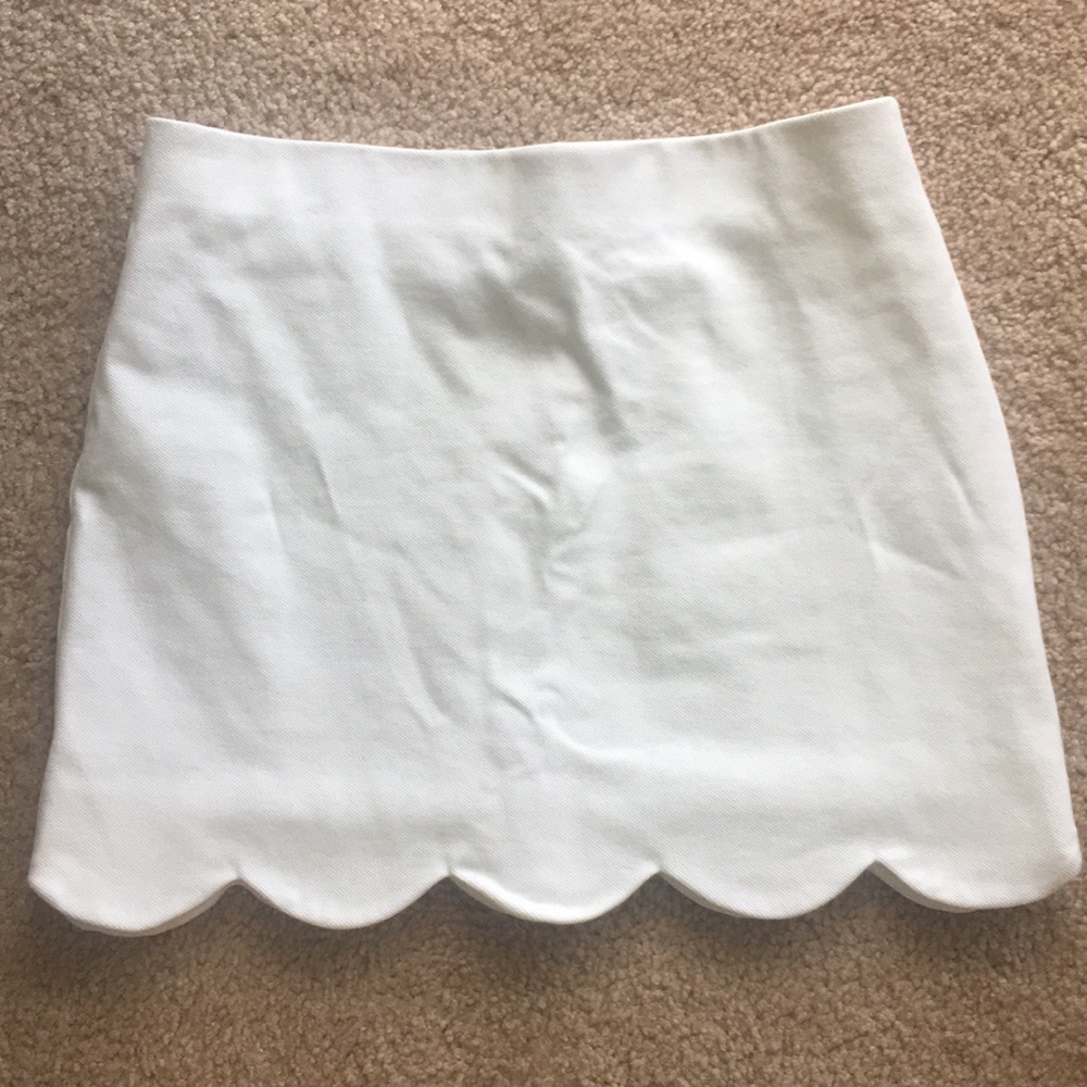 Topshop White Pull On Skirt w/ ruffle hem